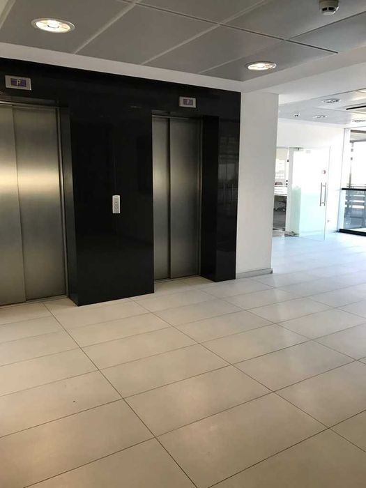 Дава се под наем Офис в Варна, Център - 83 кв.м за 1994.61 € - Снимка #2