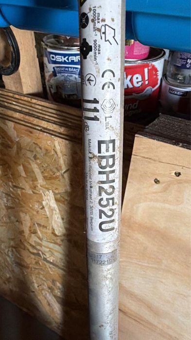 Motocoasa Makita EBH252U, cu motor în 4 timpi