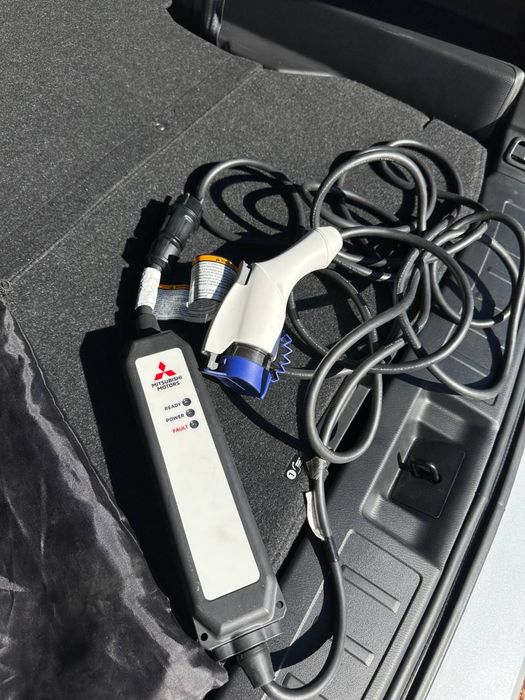 Mitshubishi Outlander PHEV 2024