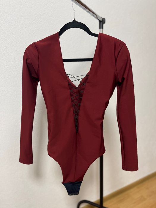 Бордо - ефектно боди