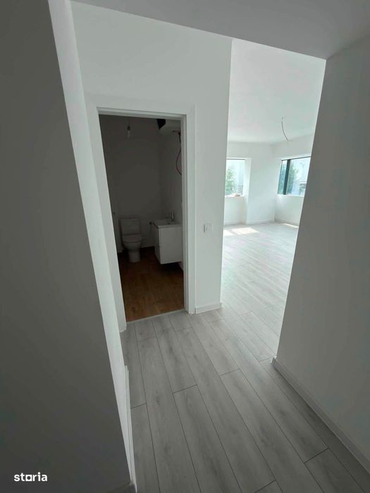 Spatiu comercial, Coresi