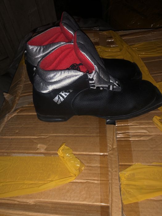 Ботинки для беговых лыж