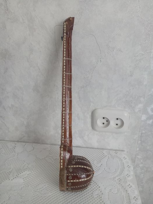 Рубаб, древний муз инструмент