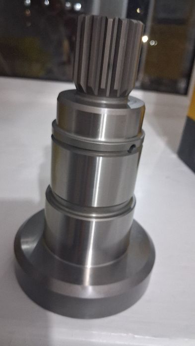 Вал гидромотора 16 шлицов