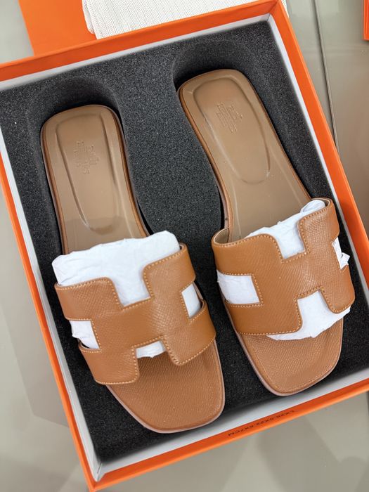 Papuci Hermes, noi cu cutie