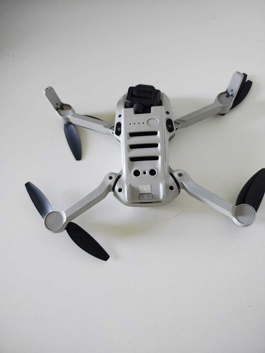 Drona DJI Mini 4K aproape noua (mai are un an garantie)