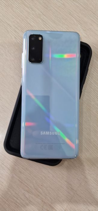 Продам Samsung galaxy s20.