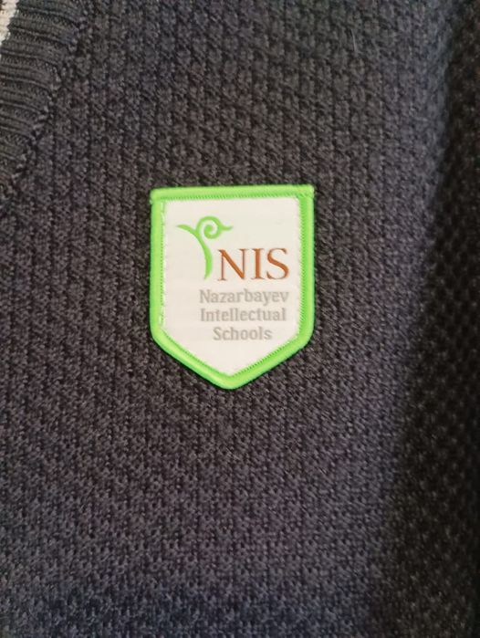 Кофта и безрукавка, школьная форма.