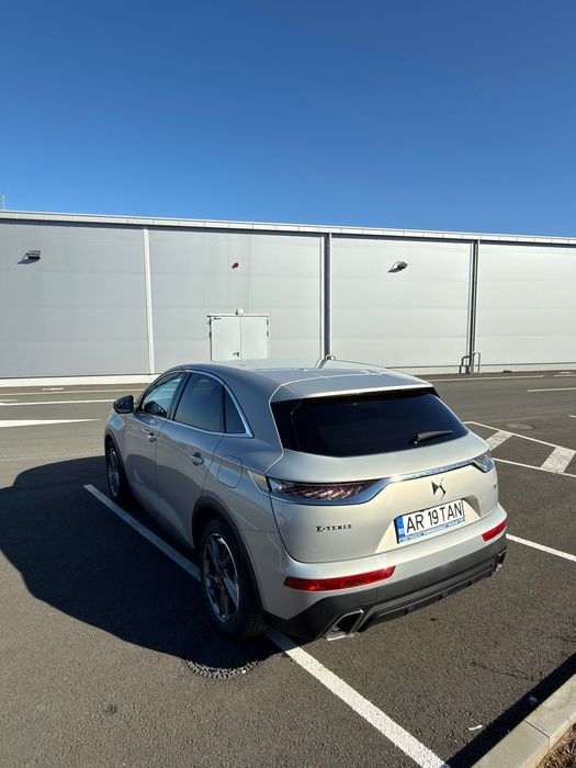 DS 7 Crossback Automobil