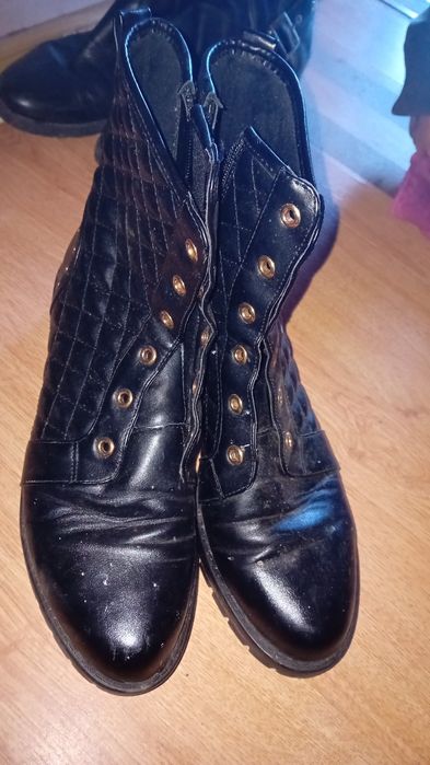 Vindem încălțăminte