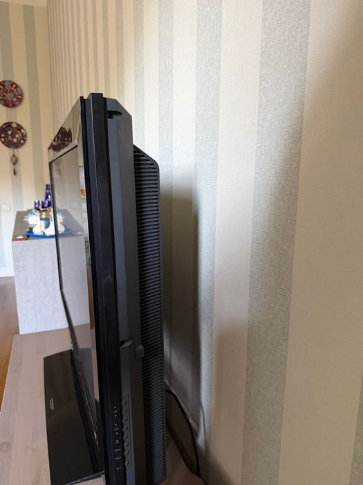 Телевизор LG большой