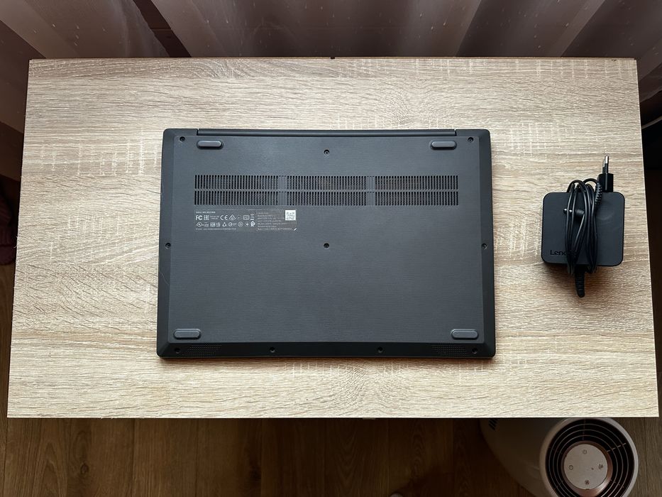 Laptop Office Lenovo i5-1035G1 ,8 GB Ram ,256 GB SSD