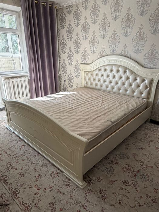 Спальная кровать 180/200