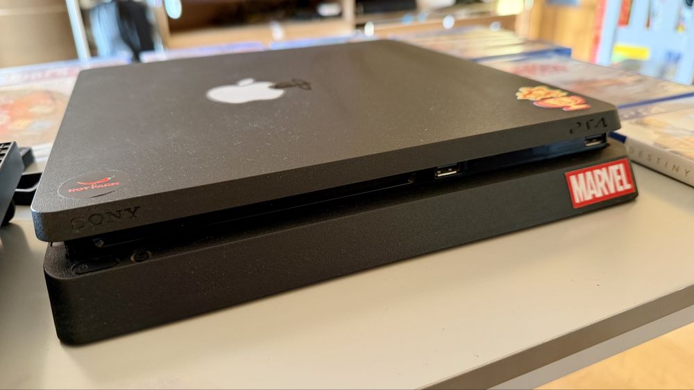 PlayStation 4 Slim 1TB