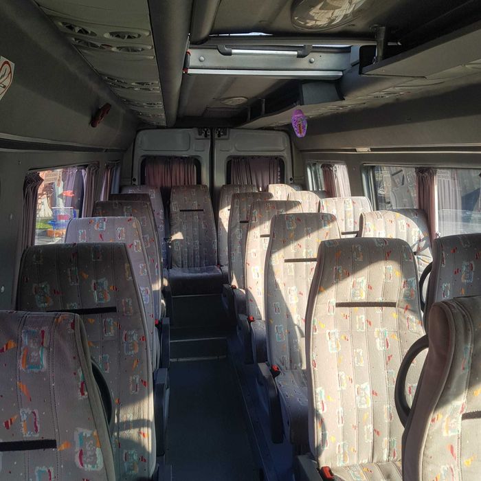 Inchirieri microbuze cu sofer pentru evenimente