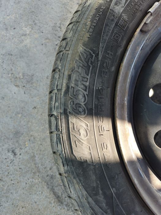 Продам резину с железными дисками