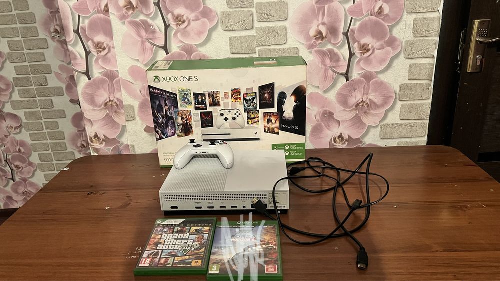 XBOX ONE S 500гб Предлогайте обмен