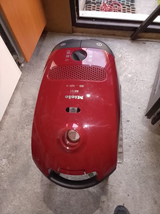Vând aspirator miele