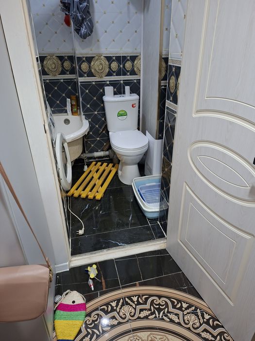 Продаётся 1-комнатная квартира (бывшее общежитие)