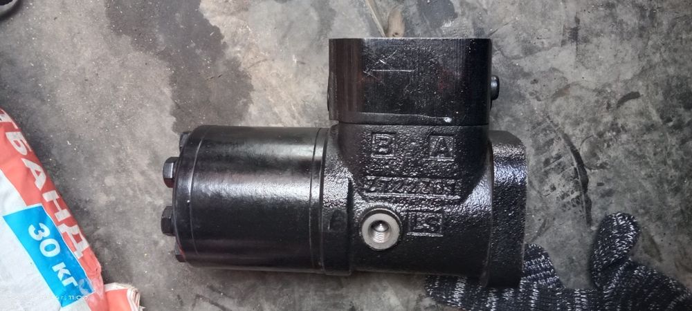 Рулевой дозатор для спецтехники 2 шт