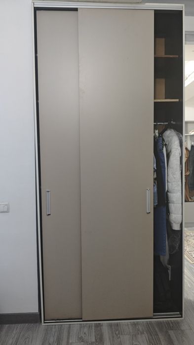 Шкаф купе продается