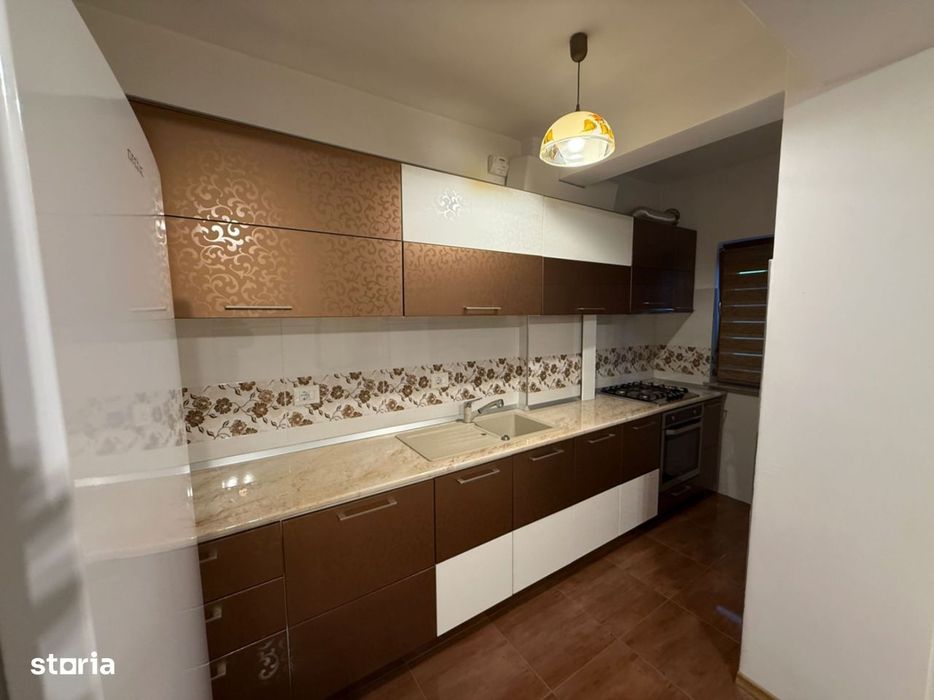 Apartament 3 camere de închiriat | Zonă centrală | Etaj 1