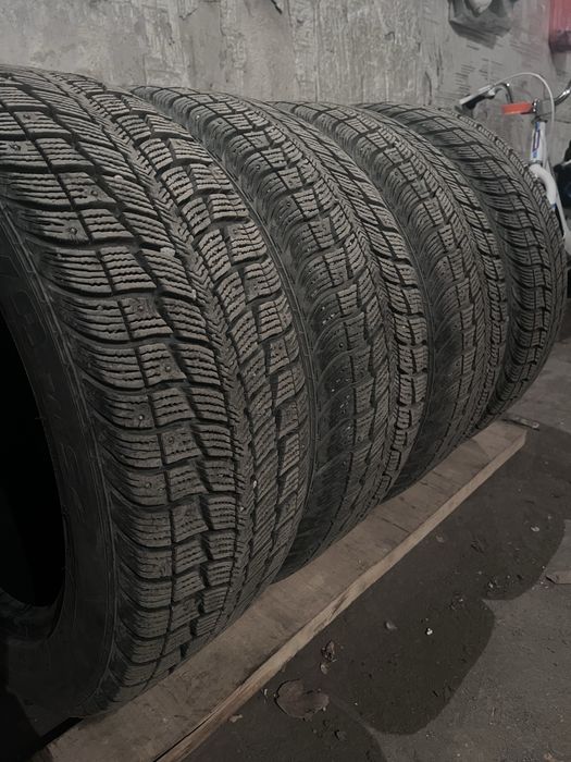 Шины R17   215/55 зимние с шипами