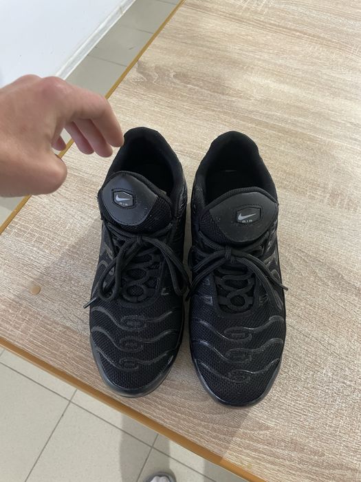 Продам кроссовки  41