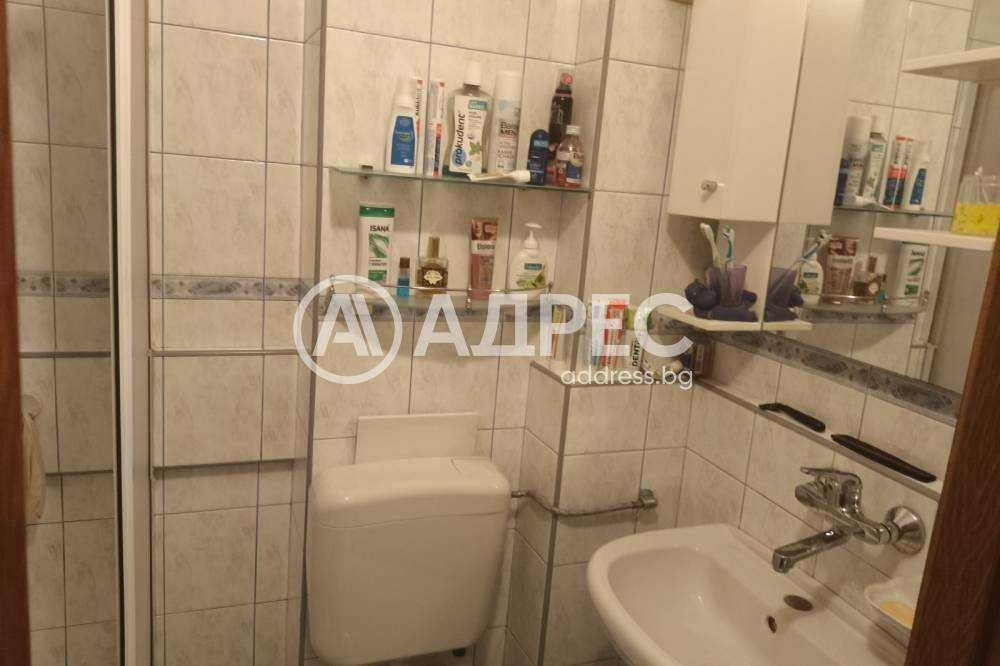 Продава се Двустаен апартамент в Разград, Център - 60 кв.м за 1581 €/кв.м - Снимка #7