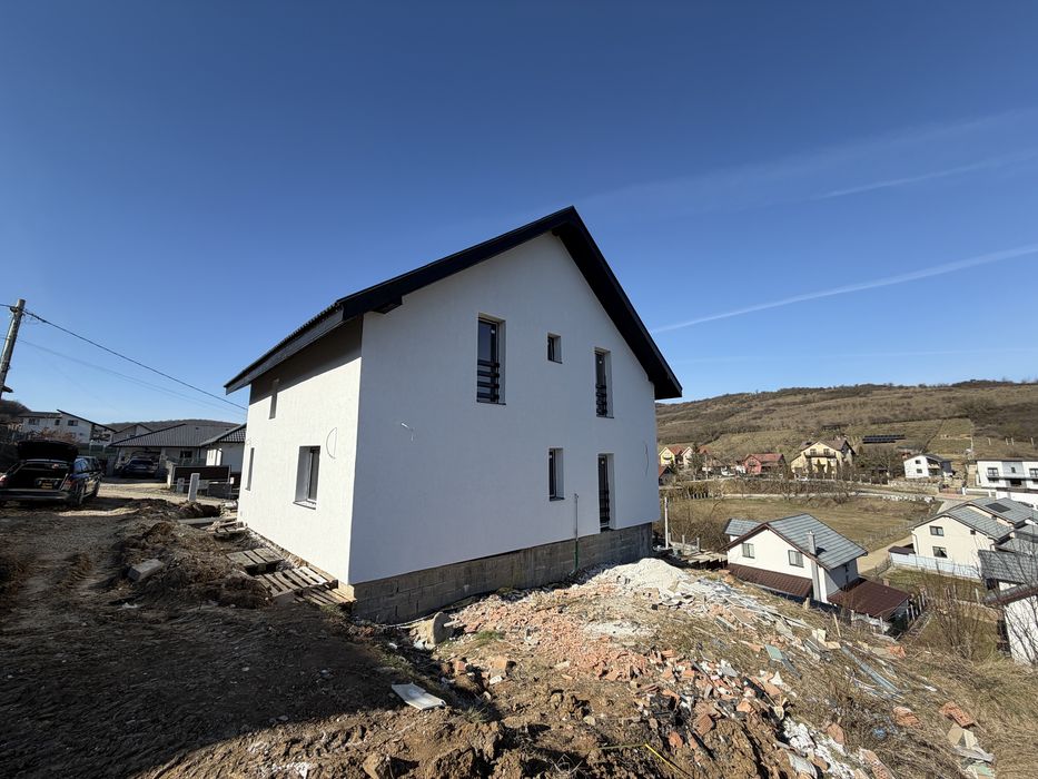 Casa de vanzare ~ cartierul Rasaritului -semifinisata !!!