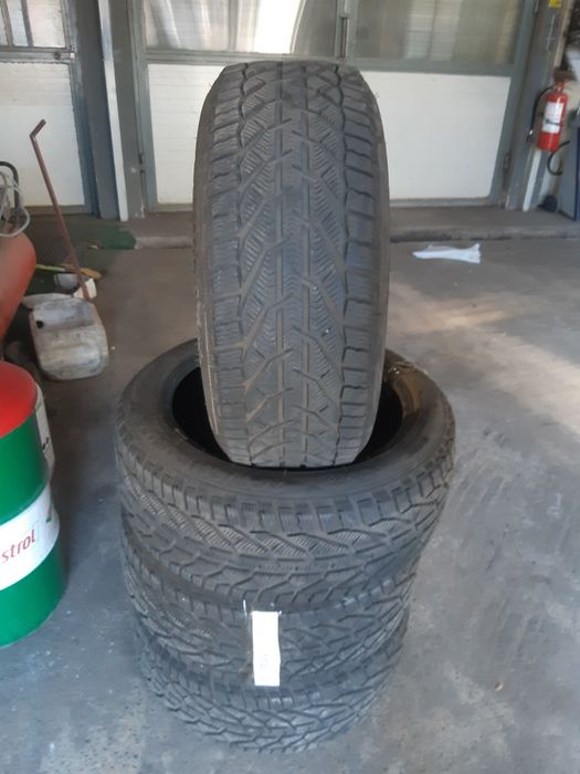Se vinde 245/45/18 caucucuri iarna noi