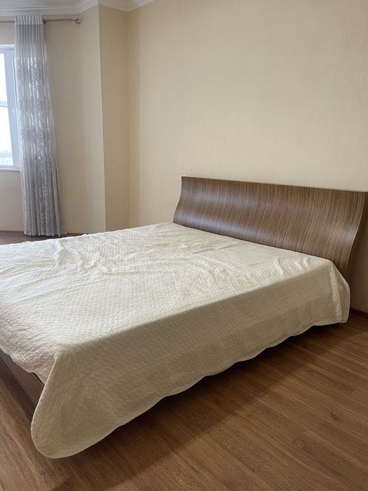 Кровать для спальной комнаты