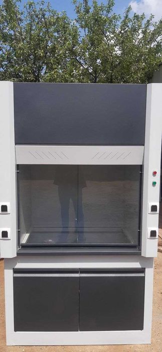 Вытяжной шкаф лабораторный