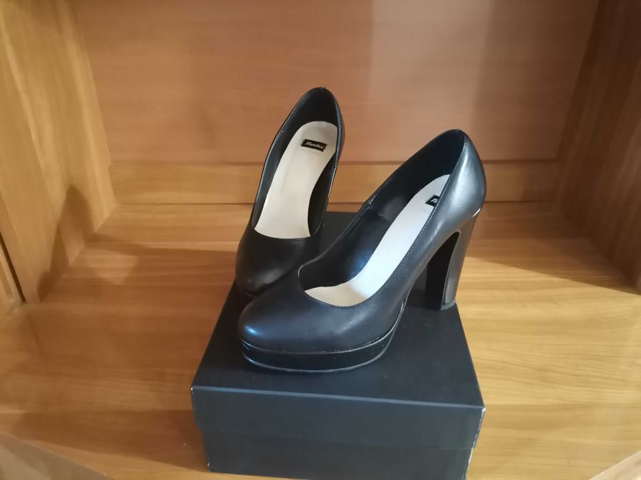 Pantofi de piele Bata
