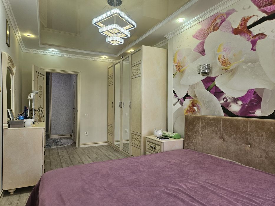 Продаётся 3х ком квартира микр Женис 100м²