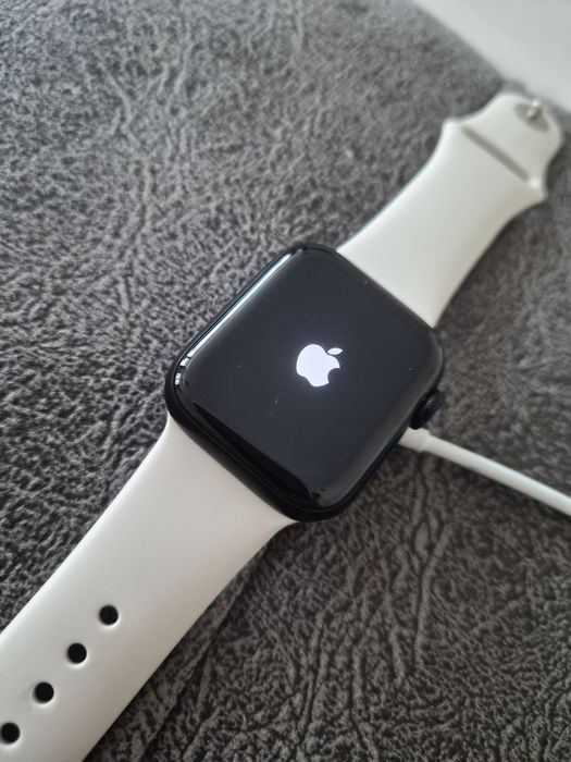 Apple Watch SE 2 с 40