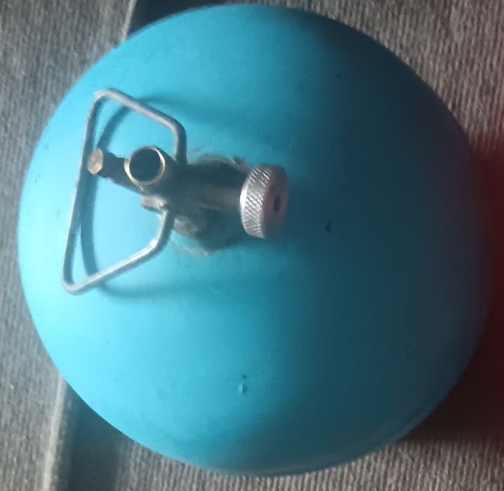 Продавам  бутилка,цена за бройка 15 Евро.