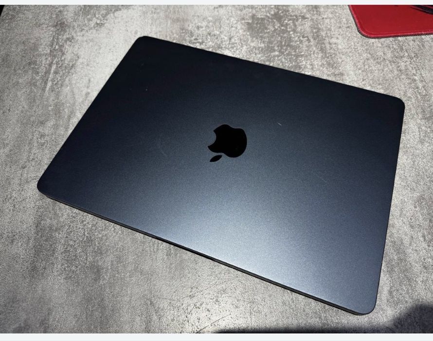 Macbook m2 16/256 1 цикл активация булганига 4 кун булган янги