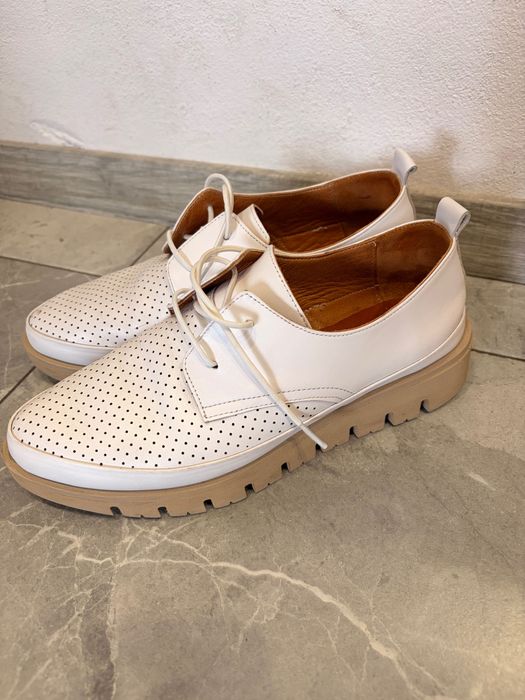 Пролетни обувки от естествена кожа