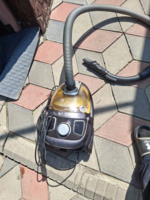 Продам пылесос. Б/у рабочий