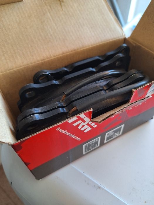 Нови накладки trw GDB1603 (за 330мм диск) за alfa 166/147/GT