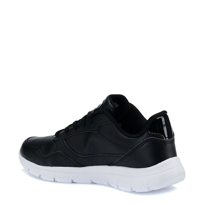 Продам универсальные Кроссовки