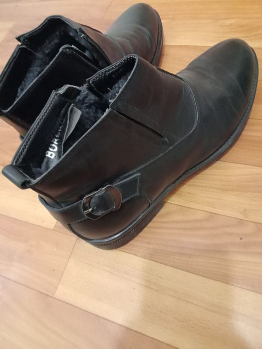 Ботинка сатылади