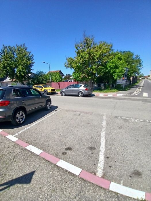 Teren intravilan 834mp cu clădire 237mp in centrul orașului  Motru