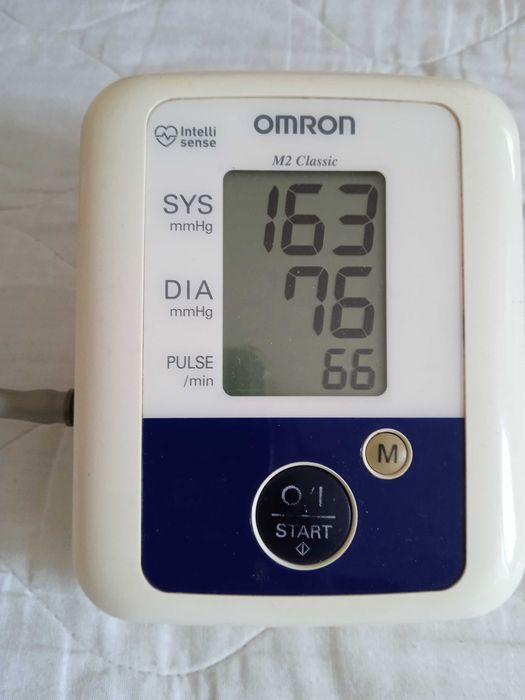 Апарат Omron за измеряване на кръвно налягане