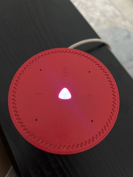 продам яндекс станцию лайт ,алису