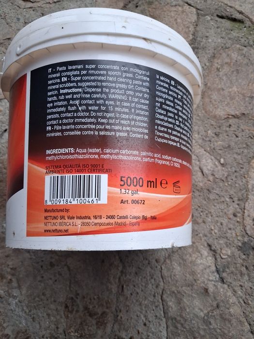 Pasta de spalat maini rossa