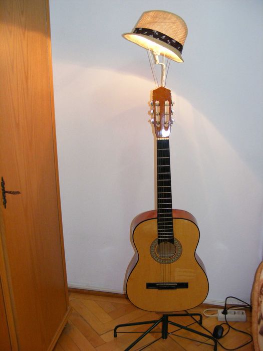 Chitară veioză, anii 70