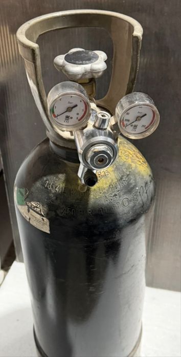 Vand butelie CO2 pentru acvaristica