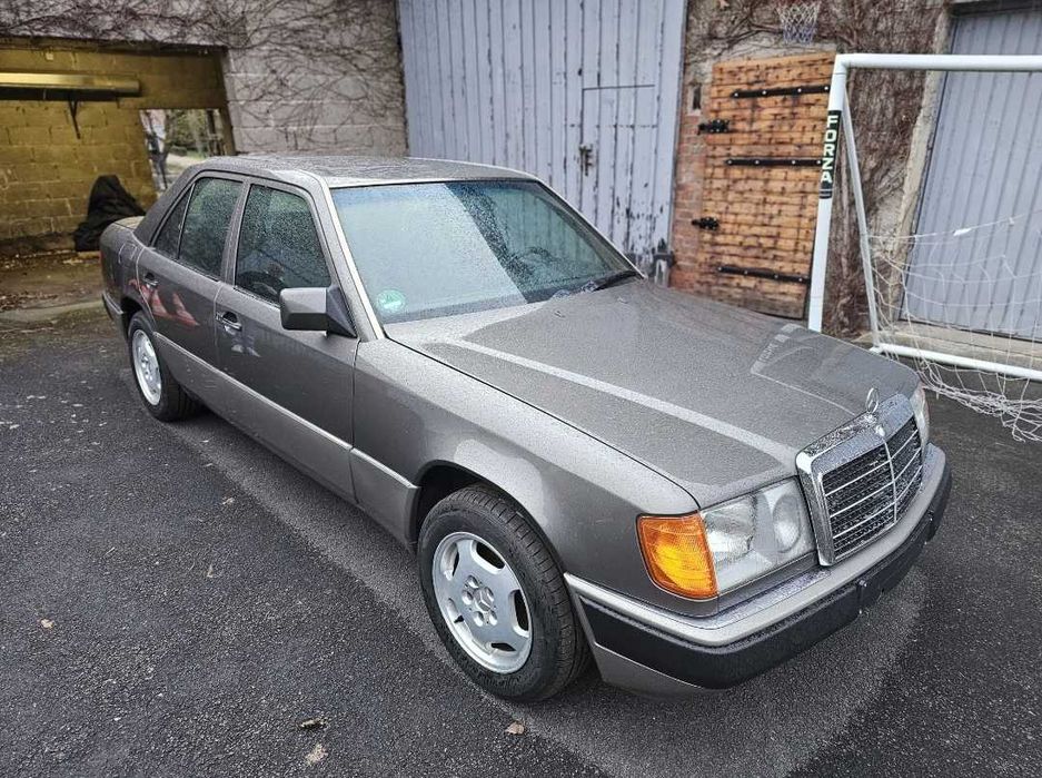 Mercedes W124 E300